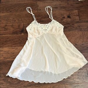 Linea Donatella Elegant Cream Lace Chemise